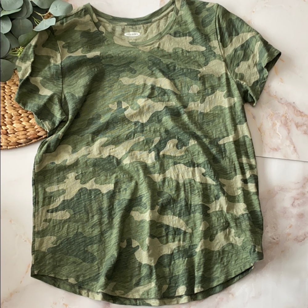 NWOT -old navy camo crew short sleeve shirt-Size L